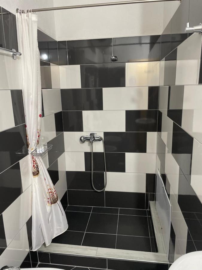 Xhulio Apartments ساراندا المظهر الخارجي الصورة