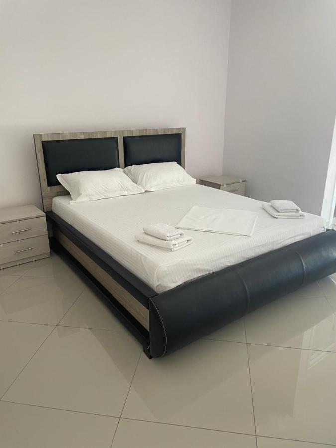 Xhulio Apartments ساراندا المظهر الخارجي الصورة